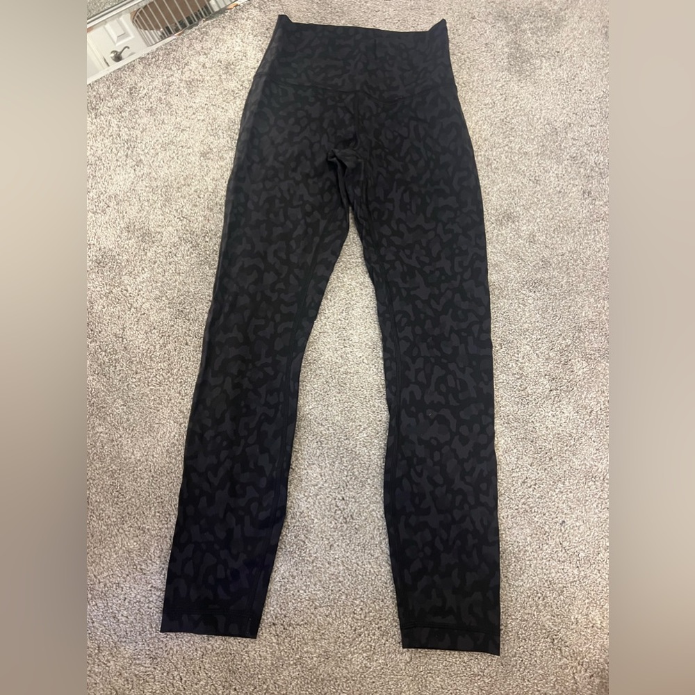 Lululemon Align Leggings Size 6! Black and Grey Cheetah Print!